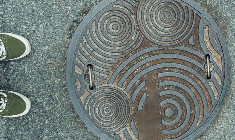 Vente d’immeuble sans réel raccordement au réseau public d’assainissement : un défaut de conformité, non un vice caché