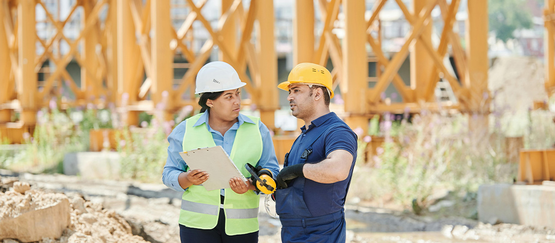 discussion architecte visite chantier