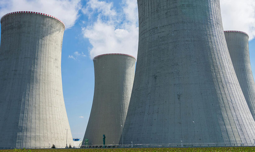 Nucléaire : une installation nucléaire de base (INB) peut fonctionner jusqu’à l’intervention d’un décret de mise à l’arrêt définitif et de démantèlement (Conseil d&rsquo;État, 6ème / 1ère SSR, 22 février 2016, n°373516, mentionné aux tables du recueil Lebon)