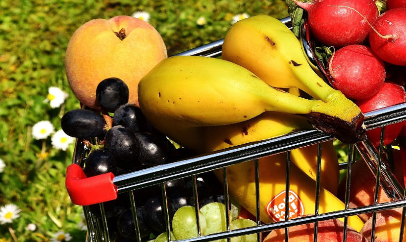 Interdiction des étiquettes non compostables sur les fruits et légumes : une mesure jugée conforme à la Constitution