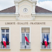 Neutralité du service public : la maire n’a pas le droit de hisser le drapeau palestinien sur la façade de la mairie